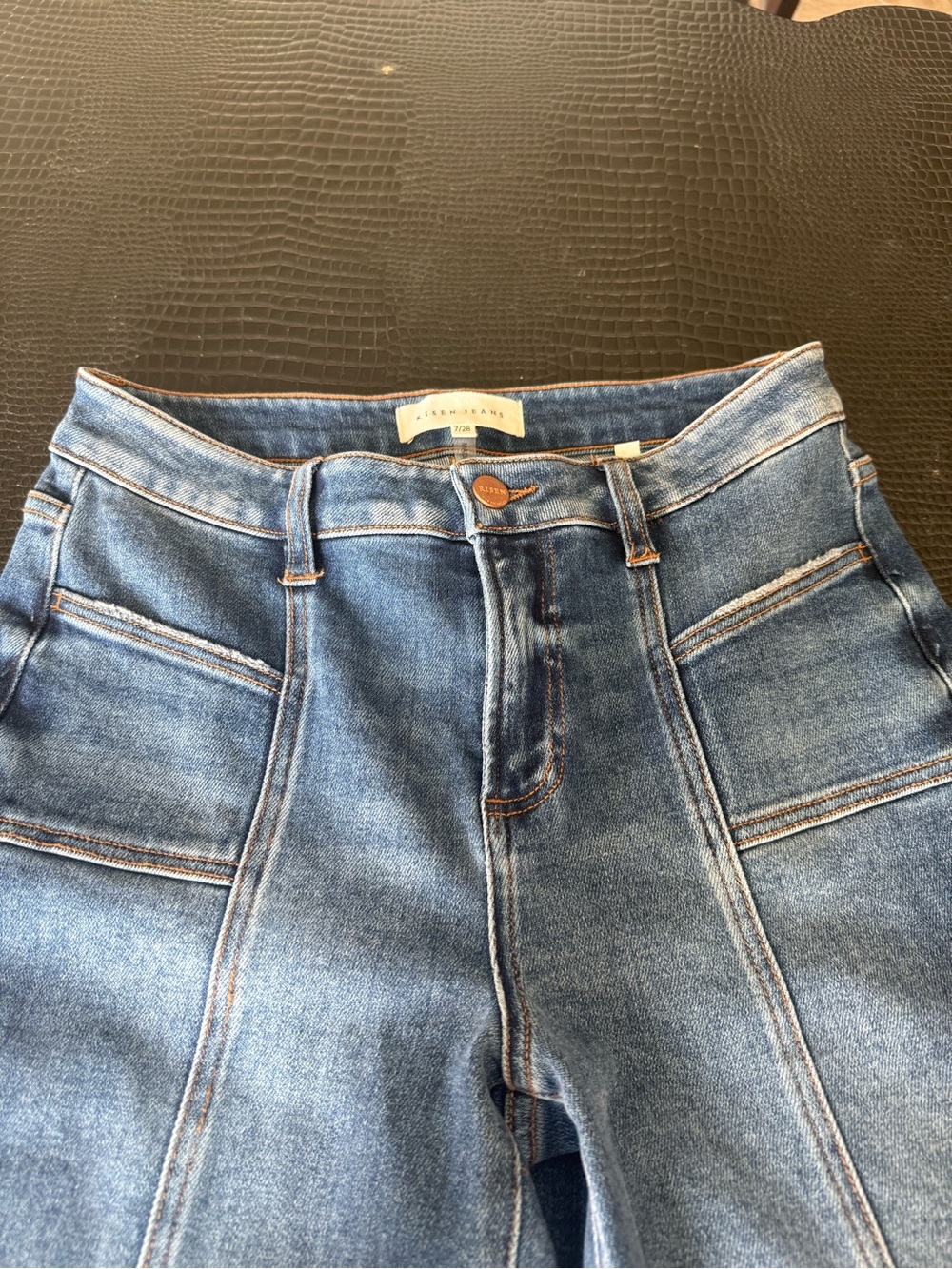 Risen Jeans with High-Rise, Wide Leg in Medium Blue in size 7/28 - Picture 3 of 5
